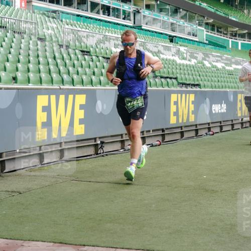 13.09.2026 - 21. swb-Marathon Bremen Michael Burmester http://msf.ph/oto/10465537 13.09.2026 12:56:35 Laufen im Stadion 205, 307, 388, 411, 431, 465, 655, 769, 776, 854, 857, 876, 913, 926, 948, 1058, 1130, 1254, 1537, 1601, 1645, 1750, 1809, 1900, 1972, 2001, 2040, 2051, 2075, 2122, 2260, 2319, 2402, 2473, 2493, 2535, 2604, 2634, 2640, 2671, 2761, 2812, 2904, 2948, 3057, 3078, 3119, 3192, 3202, 3290, 3348, 3411, 3450, 3458, 3508, 3514, 3634, 3706, 3716, 3760, 3813, 3836, 3939, 4135, 4137, 4171, 4316, 4319, 4413, 4455, 4479, 4733, 5277, 5430, 5530, 6106, 2498, 3085 meine-sportfotos.de