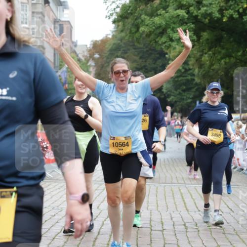 13.09.2026 - Kiel Lauf Yannick Fuchs http://msf.ph/oto/10465540 13.09.2026 09:58:50 Ziel 269, 3458, 6249, 10325, 10326, 10564, 2103, 5738, 5872, 7415, 9087, 11463, 12561, 3920, 6148, 6956, 7399, 10030, 2014, 3279, 3302, 5524, 5738 meine-sportfotos.de