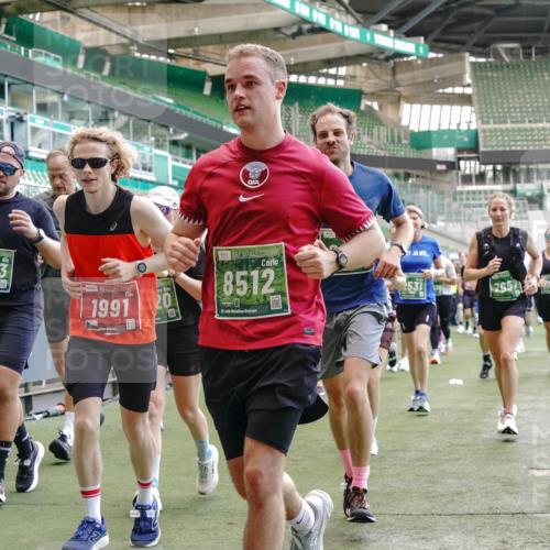 13.09.2026 - 21. swb-Marathon Bremen Michael Burmester http://msf.ph/oto/10465594 13.09.2026 13:13:14 Laufen im Stadion 118, 183, 270, 278, 349, 514, 576, 600, 631, 695, 702, 843, 933, 950, 1005, 1143, 1226, 1286, 1334, 1426, 1435, 1596, 1641, 1849, 1991, 2005, 2035, 2079, 2248, 2264, 2336, 2375, 2377, 2387, 2398, 2412, 2439, 2457, 2461, 2478, 2505, 2540, 2612, 2665, 2673, 2684, 2693, 2765, 2773, 2792, 2815, 2816, 2850, 2860, 2884, 2895, 2921, 2963, 2966, 2972, 2975, 3016, 3111, 3143, 3155, 3209, 3253, 3277, 3293, 3304, 3308, 3313, 3349, 3378, 3434, 3661 meine-sportfotos.de