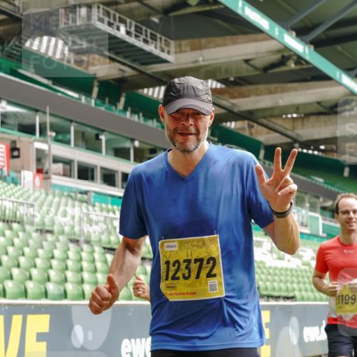 13.09.2026 - 21. swb-Marathon Bremen Michael Burmester http://msf.ph/oto/10465656 13.09.2026 10:35:28 Laufen im Stadion 10093, 10144, 10147, 10152, 10157, 10173, 10175, 10177, 10181, 10182, 10185, 10187, 10195, 10240, 10245, 10254, 10263, 10272, 10275, 10291, 10306, 10309, 10356, 10357, 10367, 10368, 10369, 10377, 10409, 10415, 10420, 10427, 10439, 10460, 10473, 10477, 10481, 10485, 10492, 10528, 10559, 10560, 10617, 10636, 10639, 10669, 10671, 10672, 10677, 10700, 10715, 10828, 10857, 10914, 10928, 11126, 11162, 11343, 11803, 11965, 10146, 10222 meine-sportfotos.de