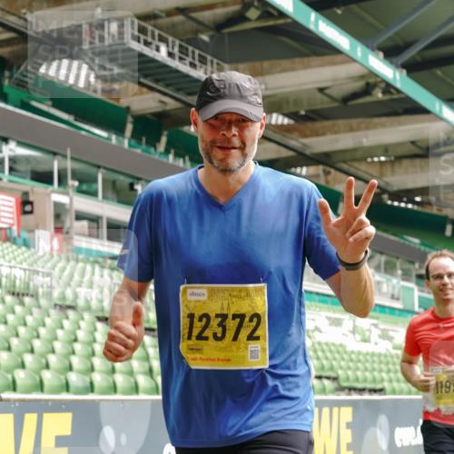 13.09.2026 - 21. swb-Marathon Bremen Michael Burmester http://msf.ph/oto/10465682 13.09.2026 10:35:28 Laufen im Stadion 10093, 10144, 10147, 10152, 10157, 10173, 10175, 10177, 10181, 10182, 10185, 10187, 10195, 10240, 10245, 10254, 10263, 10272, 10275, 10291, 10306, 10309, 10356, 10357, 10367, 10368, 10369, 10377, 10409, 10415, 10420, 10427, 10439, 10460, 10473, 10477, 10481, 10485, 10492, 10528, 10559, 10560, 10617, 10636, 10639, 10669, 10671, 10672, 10677, 10700, 10715, 10828, 10857, 10914, 10928, 11126, 11162, 11343, 11803, 11965, 10146, 10222 meine-sportfotos.de