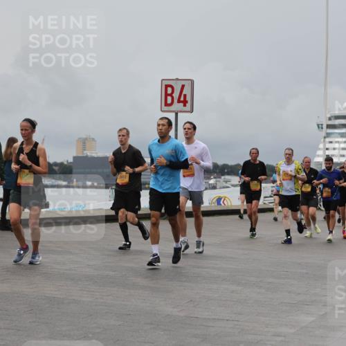 13.09.2026 - Kiel Lauf Andreas Tolksdorf http://msf.ph/oto/10465683 13.09.2026 12:06:40 Kiellinie 1584, 2412, 4, 3, 3804 meine-sportfotos.de