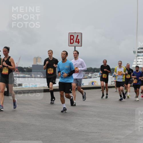 13.09.2026 - Kiel Lauf Andreas Tolksdorf http://msf.ph/oto/10465690 13.09.2026 12:06:40 Kiellinie 1534, 2412, 4, 2370, 3 meine-sportfotos.de