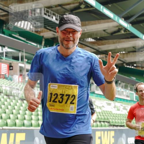 13.09.2026 - 21. swb-Marathon Bremen Michael Burmester http://msf.ph/oto/10465699 13.09.2026 10:35:28 Laufen im Stadion 10093, 10144, 10147, 10152, 10157, 10173, 10175, 10177, 10181, 10182, 10185, 10187, 10195, 10240, 10245, 10254, 10263, 10272, 10275, 10291, 10306, 10309, 10356, 10357, 10367, 10368, 10369, 10377, 10409, 10415, 10420, 10427, 10439, 10460, 10473, 10477, 10481, 10485, 10492, 10528, 10559, 10560, 10617, 10636, 10639, 10669, 10671, 10672, 10677, 10700, 10715, 10828, 10857, 10914, 10928, 11126, 11162, 11343, 11803, 11965, 10146, 10222 meine-sportfotos.de