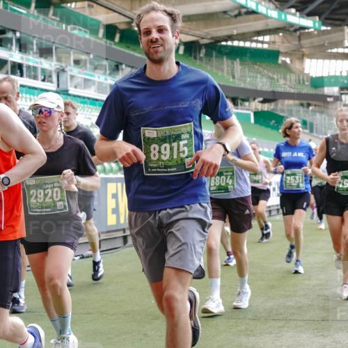13.09.2026 - 21. swb-Marathon Bremen Michael Burmester http://msf.ph/oto/10465705 13.09.2026 13:13:15 Laufen im Stadion 118, 183, 270, 278, 349, 514, 576, 600, 631, 695, 702, 843, 933, 950, 1005, 1143, 1226, 1286, 1334, 1426, 1435, 1596, 1641, 1849, 1991, 2005, 2035, 2079, 2248, 2264, 2336, 2375, 2377, 2387, 2398, 2412, 2439, 2457, 2461, 2478, 2505, 2540, 2612, 2665, 2673, 2684, 2693, 2765, 2773, 2792, 2815, 2816, 2850, 2860, 2884, 2895, 2921, 2963, 2966, 2972, 2975, 3016, 3111, 3143, 3155, 3209, 3253, 3277, 3293, 3304, 3308, 3313, 3349, 3378, 3434, 3661 meine-sportfotos.de