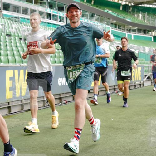 13.09.2026 - 21. swb-Marathon Bremen Michael Burmester http://msf.ph/oto/10465721 13.09.2026 12:56:38 Laufen im Stadion 205, 307, 411, 431, 465, 655, 769, 776, 854, 857, 876, 913, 926, 948, 1010, 1058, 1130, 1254, 1537, 1601, 1645, 1750, 1809, 1900, 1972, 2001, 2040, 2051, 2075, 2122, 2260, 2319, 2324, 2402, 2473, 2493, 2535, 2604, 2634, 2640, 2671, 2761, 2812, 2904, 2948, 3057, 3078, 3119, 3192, 3202, 3290, 3348, 3411, 3450, 3458, 3508, 3514, 3634, 3706, 3760, 3813, 3836, 3939, 4101, 4135, 4137, 4171, 4316, 4319, 4413, 4455, 4479, 4733, 5277, 5430, 5530, 6106, 2498, 3085 meine-sportfotos.de