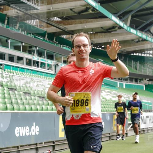 13.09.2026 - 21. swb-Marathon Bremen Michael Burmester http://msf.ph/oto/10465806 13.09.2026 10:35:29 Laufen im Stadion 10093, 10144, 10147, 10152, 10157, 10173, 10175, 10177, 10181, 10182, 10185, 10187, 10195, 10240, 10245, 10254, 10263, 10272, 10275, 10291, 10306, 10309, 10356, 10357, 10367, 10368, 10369, 10377, 10409, 10415, 10420, 10427, 10439, 10460, 10473, 10477, 10481, 10485, 10492, 10528, 10559, 10560, 10617, 10636, 10639, 10669, 10671, 10672, 10677, 10700, 10715, 10828, 10857, 10914, 10928, 11126, 11162, 11343, 11803, 11965, 10146, 10222 meine-sportfotos.de