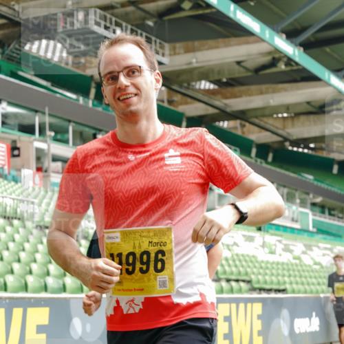 13.09.2026 - 21. swb-Marathon Bremen Michael Burmester http://msf.ph/oto/10465850 13.09.2026 10:35:30 Laufen im Stadion 10093, 10144, 10147, 10152, 10157, 10173, 10175, 10177, 10181, 10182, 10185, 10187, 10195, 10240, 10245, 10254, 10263, 10272, 10275, 10291, 10306, 10309, 10356, 10357, 10367, 10368, 10369, 10377, 10382, 10409, 10415, 10420, 10427, 10439, 10460, 10473, 10477, 10481, 10485, 10492, 10528, 10559, 10560, 10617, 10636, 10639, 10669, 10671, 10672, 10677, 10700, 10715, 10828, 10857, 10914, 10928, 11126, 11162, 11343, 11803, 11965, 10146, 10222 meine-sportfotos.de