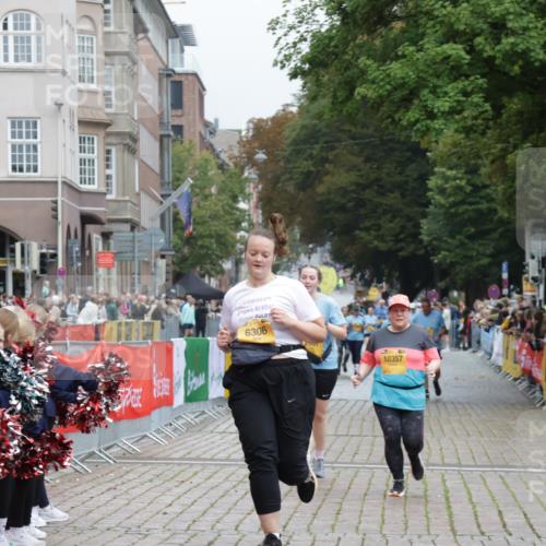 13.09.2026 - Kiel Lauf Yannick Fuchs http://msf.ph/oto/10465909 13.09.2026 09:59:21 Ziel 225, 5489, 6306, 10357, 11828, 3458, 3920, 6148, 6956, 7399, 10030, 10325, 10326, 10564, 2967, 9332, 269, 6249, 10564 meine-sportfotos.de