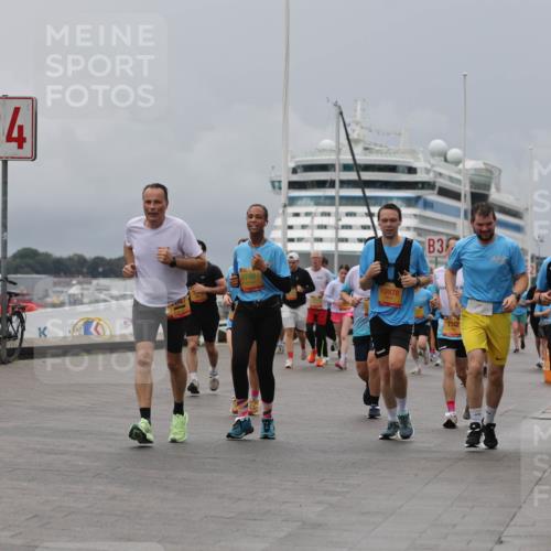 13.09.2026 - Kiel Lauf Andreas Tolksdorf http://msf.ph/oto/10465961 13.09.2026 12:06:51 Kiellinie 10880, 4, 047, 8740, 10978, 3, 7342 meine-sportfotos.de