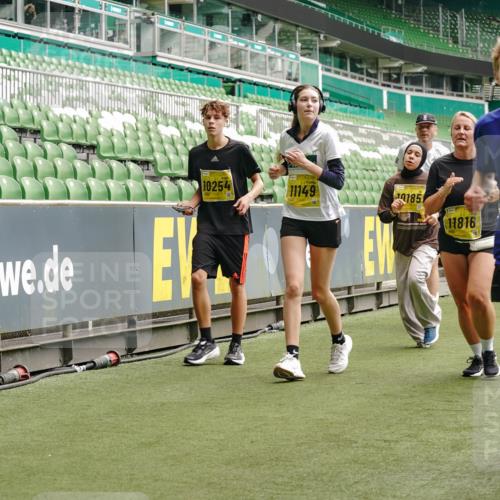 13.09.2026 - 21. swb-Marathon Bremen Michael Burmester http://msf.ph/oto/10465982 13.09.2026 10:35:33 Laufen im Stadion 10093, 10144, 10147, 10152, 10157, 10160, 10173, 10175, 10181, 10182, 10185, 10187, 10195, 10245, 10251, 10254, 10263, 10272, 10275, 10291, 10306, 10309, 10356, 10357, 10367, 10368, 10369, 10377, 10382, 10409, 10420, 10427, 10439, 10460, 10473, 10477, 10481, 10485, 10492, 10528, 10559, 10560, 10607, 10617, 10636, 10639, 10669, 10671, 10672, 10677, 10700, 10715, 10828, 10914, 10928, 11126, 11162, 11343, 11803, 11965, 10146, 10222 meine-sportfotos.de