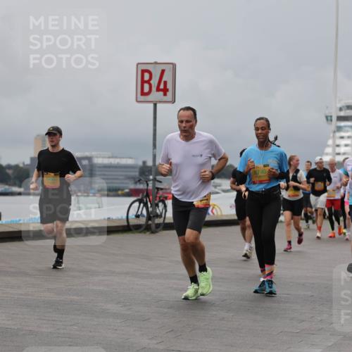 13.09.2026 - Kiel Lauf Andreas Tolksdorf http://msf.ph/oto/10466001 13.09.2026 12:06:52 Kiellinie 10880, 4, 8740, 0978, 734 meine-sportfotos.de