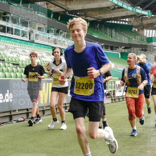 13.09.2026 - 21. swb-Marathon Bremen Michael Burmester http://msf.ph/oto/10466003 13.09.2026 10:35:34 Laufen im Stadion 10093, 10144, 10147, 10152, 10157, 10160, 10173, 10175, 10181, 10182, 10185, 10187, 10195, 10245, 10251, 10254, 10263, 10272, 10275, 10291, 10306, 10309, 10356, 10357, 10367, 10368, 10369, 10377, 10382, 10409, 10420, 10427, 10439, 10460, 10473, 10477, 10481, 10485, 10492, 10528, 10559, 10560, 10607, 10617, 10636, 10639, 10669, 10671, 10672, 10677, 10700, 10715, 10828, 10914, 10928, 11126, 11162, 11343, 11803, 11965, 10146, 10222 meine-sportfotos.de