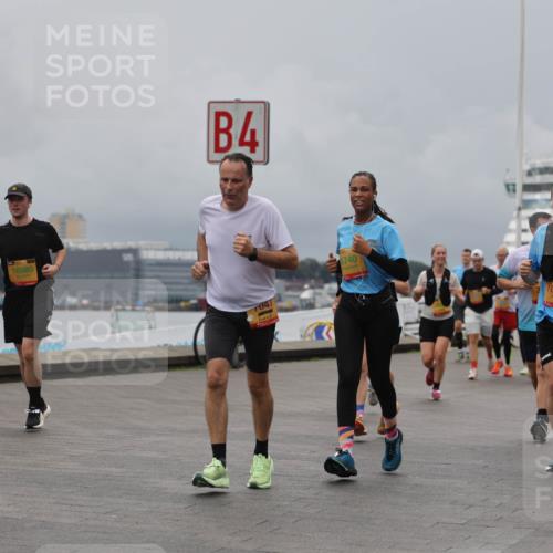 13.09.2026 - Kiel Lauf Andreas Tolksdorf http://msf.ph/oto/10466028 13.09.2026 12:06:52 Kiellinie 10880, 4, 7047, 8740, 10978 meine-sportfotos.de