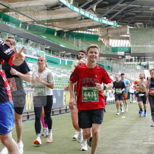 13.09.2026 - 21. swb-Marathon Bremen Michael Burmester http://msf.ph/oto/10466079 13.09.2026 13:13:20 Laufen im Stadion 118, 183, 270, 278, 349, 460, 514, 576, 600, 631, 695, 702, 933, 950, 1005, 1143, 1226, 1286, 1334, 1392, 1408, 1426, 1573, 1596, 1641, 1991, 2005, 2024, 2035, 2079, 2264, 2336, 2377, 2387, 2398, 2412, 2439, 2457, 2461, 2478, 2505, 2521, 2540, 2612, 2665, 2673, 2684, 2693, 2765, 2773, 2792, 2815, 2816, 2850, 2860, 2884, 2895, 2921, 2963, 2966, 2972, 2975, 3016, 3111, 3143, 3155, 3209, 3253, 3277, 3293, 3304, 3308, 3313, 3378, 3434, 3653, 3661 meine-sportfotos.de