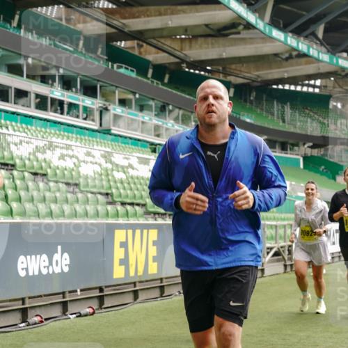 13.09.2026 - 21. swb-Marathon Bremen Michael Burmester http://msf.ph/oto/10466265 13.09.2026 10:35:37 Laufen im Stadion 10093, 10144, 10147, 10152, 10157, 10160, 10173, 10175, 10181, 10182, 10185, 10187, 10195, 10245, 10251, 10263, 10272, 10275, 10278, 10291, 10306, 10309, 10338, 10356, 10357, 10367, 10368, 10369, 10377, 10382, 10403, 10409, 10420, 10427, 10439, 10460, 10473, 10477, 10481, 10485, 10492, 10528, 10559, 10560, 10569, 10607, 10617, 10636, 10639, 10669, 10671, 10672, 10677, 10700, 10715, 10828, 10914, 10928, 11126, 11162, 11343, 11803, 11965, 10146, 10222 meine-sportfotos.de