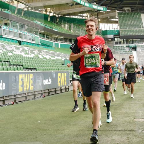 13.09.2026 - 21. swb-Marathon Bremen Michael Burmester http://msf.ph/oto/10466354 13.09.2026 12:56:52 Laufen im Stadion 307, 334, 411, 431, 465, 655, 769, 776, 854, 857, 876, 913, 926, 948, 1010, 1058, 1130, 1254, 1537, 1601, 1645, 1750, 1809, 1900, 1972, 2001, 2040, 2051, 2075, 2122, 2260, 2319, 2324, 2402, 2473, 2493, 2535, 2604, 2634, 2640, 2671, 2761, 2812, 2904, 2948, 3051, 3057, 3078, 3119, 3192, 3202, 3290, 3348, 3411, 3450, 3458, 3508, 3514, 3634, 3685, 3690, 3760, 3813, 3866, 3939, 4101, 4135, 4171, 4316, 4319, 4413, 4455, 4479, 4733, 5277, 5430, 5530, 6106, 2498, 3085 meine-sportfotos.de