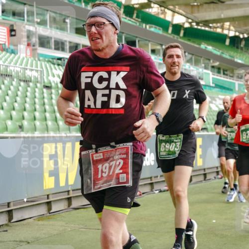 13.09.2026 - 21. swb-Marathon Bremen Michael Burmester http://msf.ph/oto/10466478 13.09.2026 12:56:54 Laufen im Stadion 307, 334, 411, 431, 465, 655, 769, 776, 854, 857, 876, 913, 926, 948, 1010, 1058, 1130, 1254, 1535, 1537, 1601, 1645, 1750, 1809, 1900, 1972, 2001, 2040, 2051, 2075, 2122, 2260, 2324, 2402, 2473, 2493, 2535, 2604, 2634, 2640, 2671, 2761, 2812, 2903, 2904, 2948, 3051, 3057, 3078, 3119, 3192, 3202, 3290, 3348, 3411, 3450, 3458, 3508, 3514, 3634, 3685, 3690, 3760, 3813, 3866, 3939, 4101, 4135, 4171, 4316, 4319, 4413, 4455, 4479, 4733, 5277, 5430, 5530 meine-sportfotos.de