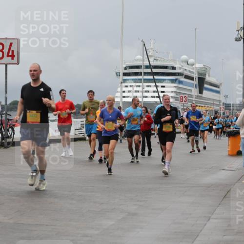 13.09.2026 - Kiel Lauf Andreas Tolksdorf http://msf.ph/oto/10466495 13.09.2026 12:07:13 Kiellinie 4, 3472, 6117, 3128, 3 meine-sportfotos.de
