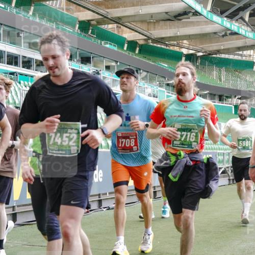 13.09.2026 - 21. swb-Marathon Bremen Michael Burmester http://msf.ph/oto/10466510 13.09.2026 13:13:27 Laufen im Stadion 118, 183, 270, 278, 349, 460, 514, 576, 600, 631, 695, 702, 933, 950, 1005, 1143, 1226, 1286, 1334, 1392, 1408, 1426, 1573, 1596, 1641, 1991, 2005, 2024, 2035, 2079, 2233, 2264, 2336, 2377, 2387, 2398, 2412, 2439, 2457, 2461, 2478, 2505, 2521, 2540, 2564, 2612, 2665, 2684, 2693, 2765, 2773, 2792, 2815, 2816, 2860, 2884, 2895, 2921, 2963, 2966, 2972, 2975, 3016, 3111, 3143, 3155, 3209, 3253, 3277, 3293, 3304, 3308, 3313, 3378, 3405, 3428, 3434, 3653, 3661 meine-sportfotos.de