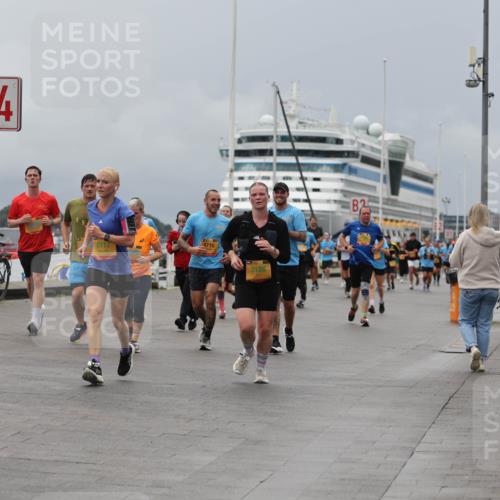 13.09.2026 - Kiel Lauf Andreas Tolksdorf http://msf.ph/oto/10466563 13.09.2026 12:07:15 Kiellinie 4, 6117, 4716, 3128, 2 meine-sportfotos.de