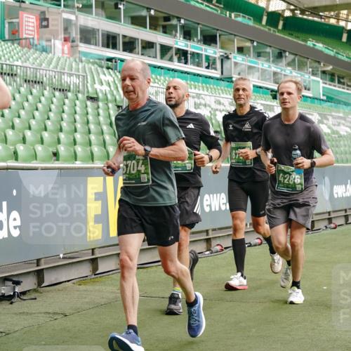 13.09.2026 - 21. swb-Marathon Bremen Michael Burmester http://msf.ph/oto/10466568 13.09.2026 12:56:56 Laufen im Stadion 307, 334, 411, 431, 465, 655, 769, 776, 854, 857, 876, 909, 913, 926, 948, 1010, 1058, 1130, 1254, 1535, 1537, 1601, 1645, 1750, 1809, 1881, 1900, 1972, 2001, 2040, 2051, 2075, 2122, 2260, 2324, 2371, 2402, 2423, 2473, 2493, 2535, 2604, 2634, 2640, 2671, 2761, 2812, 2903, 2904, 2948, 3051, 3057, 3078, 3119, 3192, 3202, 3290, 3348, 3411, 3450, 3458, 3508, 3514, 3634, 3685, 3690, 3760, 3813, 3866, 3939, 4101, 4135, 4171, 4316, 4319, 4413, 4455, 4479, 4733, 5277, 5430, 5530 meine-sportfotos.de