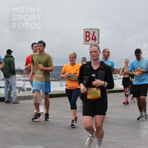 13.09.2026 - Kiel Lauf Andreas Tolksdorf http://msf.ph/oto/10466634 13.09.2026 12:07:18 Kiellinie 0117, 3569, 1139, 4, 39, 3128, 866 meine-sportfotos.de