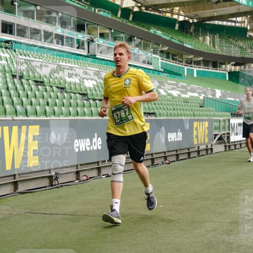 13.09.2026 - 21. swb-Marathon Bremen Michael Burmester http://msf.ph/oto/10466669 13.09.2026 12:56:59 Laufen im Stadion 307, 334, 411, 431, 465, 655, 769, 776, 854, 857, 876, 909, 913, 926, 948, 1010, 1058, 1130, 1254, 1535, 1537, 1601, 1645, 1750, 1809, 1881, 1900, 1972, 2001, 2040, 2051, 2075, 2122, 2260, 2324, 2371, 2402, 2423, 2473, 2493, 2535, 2604, 2634, 2640, 2671, 2761, 2812, 2903, 2904, 2948, 3051, 3057, 3078, 3119, 3182, 3192, 3202, 3290, 3348, 3411, 3450, 3458, 3508, 3514, 3634, 3685, 3690, 3760, 3813, 3866, 3939, 4101, 4135, 4171, 4316, 4319, 4413, 4455, 4479, 4733, 5277, 5430, 5530 meine-sportfotos.de