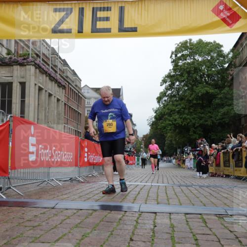 13.09.2026 - Kiel Lauf Yannick Fuchs http://msf.ph/oto/10466710 13.09.2026 10:01:13 Ziel 293, 5497, 6719, 8730, 1396, 4868, 4874, 6430, 10169, 2574, 1396, 1566, 6137, 10169 meine-sportfotos.de