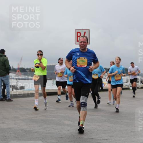 13.09.2026 - Kiel Lauf Andreas Tolksdorf http://msf.ph/oto/10466740 13.09.2026 12:07:23 Kiellinie 9837, 2529, 2266, 3787 meine-sportfotos.de