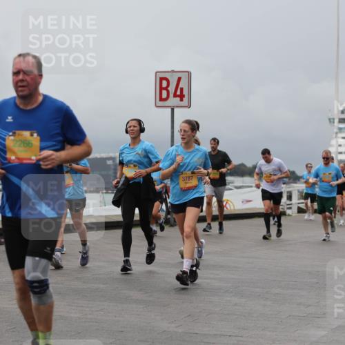 13.09.2026 - Kiel Lauf Andreas Tolksdorf http://msf.ph/oto/10466777 13.09.2026 12:07:24 Kiellinie 2529, 2266, 4, 3787 meine-sportfotos.de