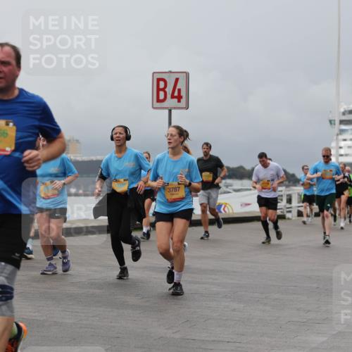 13.09.2026 - Kiel Lauf Andreas Tolksdorf http://msf.ph/oto/10466797 13.09.2026 12:07:24 Kiellinie 2529, 2266, 4, 3787, 11178, 3 meine-sportfotos.de