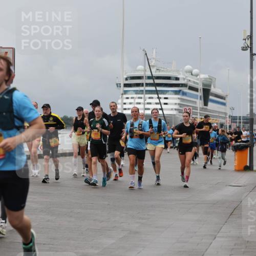 13.09.2026 - Kiel Lauf Andreas Tolksdorf http://msf.ph/oto/10466900 13.09.2026 12:07:30 Kiellinie 4811, 3467, 3 meine-sportfotos.de