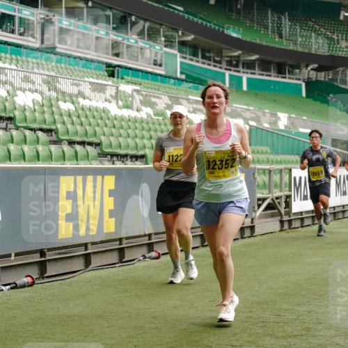 13.09.2026 - 21. swb-Marathon Bremen Michael Burmester http://msf.ph/oto/10466902 13.09.2026 10:35:46 Laufen im Stadion 10093, 10144, 10147, 10152, 10157, 10160, 10173, 10175, 10181, 10182, 10185, 10187, 10195, 10245, 10251, 10263, 10272, 10275, 10278, 10291, 10306, 10309, 10338, 10356, 10357, 10367, 10368, 10369, 10377, 10382, 10403, 10409, 10411, 10420, 10427, 10439, 10473, 10477, 10481, 10485, 10492, 10528, 10531, 10559, 10560, 10569, 10607, 10617, 10636, 10639, 10669, 10671, 10672, 10677, 10715, 10828, 10914, 10928, 11162, 11343, 11803, 11965, 10146, 10222 meine-sportfotos.de
