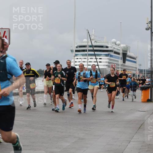 13.09.2026 - Kiel Lauf Andreas Tolksdorf http://msf.ph/oto/10466904 13.09.2026 12:07:30 Kiellinie 4811, 3467, 3 meine-sportfotos.de