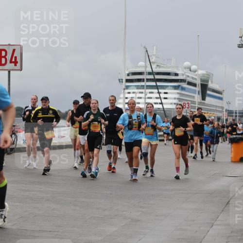13.09.2026 - Kiel Lauf Andreas Tolksdorf http://msf.ph/oto/10466923 13.09.2026 12:07:31 Kiellinie 4, 811, 3467, 3 meine-sportfotos.de