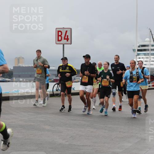 13.09.2026 - Kiel Lauf Andreas Tolksdorf http://msf.ph/oto/10466955 13.09.2026 12:07:32 Kiellinie 76, 4, 2871, 1259, 3467, 3 meine-sportfotos.de