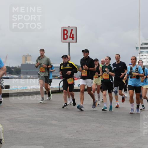 13.09.2026 - Kiel Lauf Andreas Tolksdorf http://msf.ph/oto/10466958 13.09.2026 12:07:32 Kiellinie 76, 2871, 4, 8990, 1259, 3467, 3 meine-sportfotos.de