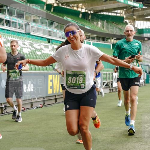 13.09.2026 - 21. swb-Marathon Bremen Michael Burmester http://msf.ph/oto/10467021 13.09.2026 12:57:06 Laufen im Stadion 307, 334, 411, 431, 465, 655, 769, 776, 854, 857, 876, 909, 926, 948, 1010, 1130, 1254, 1535, 1537, 1601, 1750, 1752, 1809, 1881, 1900, 1972, 2001, 2040, 2046, 2051, 2075, 2122, 2260, 2324, 2371, 2402, 2423, 2473, 2493, 2535, 2604, 2634, 2640, 2671, 2761, 2812, 2903, 2904, 2948, 3051, 3078, 3119, 3182, 3202, 3290, 3319, 3348, 3411, 3450, 3458, 3508, 3514, 3634, 3685, 3690, 3760, 3813, 3866, 3939, 4101, 4135, 4171, 4316, 4319, 4413, 4455, 4479, 4733 meine-sportfotos.de