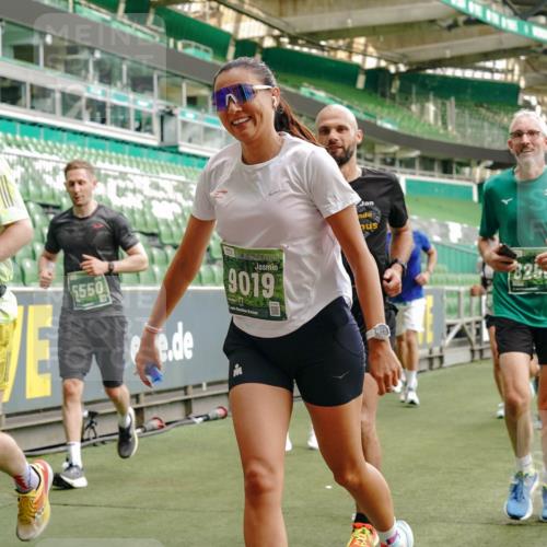 13.09.2026 - 21. swb-Marathon Bremen Michael Burmester http://msf.ph/oto/10467036 13.09.2026 12:57:06 Laufen im Stadion 307, 334, 411, 431, 465, 655, 769, 776, 854, 857, 876, 909, 926, 948, 1010, 1130, 1254, 1535, 1537, 1601, 1750, 1752, 1809, 1881, 1900, 1972, 2001, 2040, 2046, 2051, 2075, 2122, 2260, 2324, 2371, 2402, 2423, 2473, 2493, 2535, 2604, 2634, 2640, 2671, 2761, 2812, 2903, 2904, 2948, 3051, 3078, 3119, 3182, 3202, 3290, 3319, 3348, 3411, 3450, 3458, 3508, 3514, 3634, 3685, 3690, 3760, 3813, 3866, 3939, 4101, 4135, 4171, 4316, 4319, 4413, 4455, 4479, 4733 meine-sportfotos.de