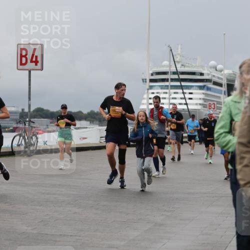 13.09.2026 - Kiel Lauf Andreas Tolksdorf http://msf.ph/oto/10467069 13.09.2026 12:07:37 Kiellinie 9890, 4, 10, 3 meine-sportfotos.de