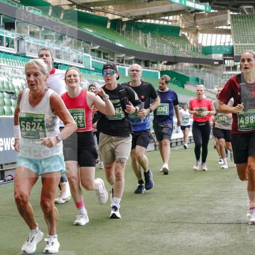 13.09.2026 - 21. swb-Marathon Bremen Michael Burmester http://msf.ph/oto/10467083 13.09.2026 13:13:33 Laufen im Stadion 118, 183, 270, 278, 349, 460, 514, 576, 600, 631, 695, 702, 768, 933, 950, 956, 1005, 1143, 1286, 1334, 1392, 1408, 1426, 1573, 1596, 1641, 1991, 2005, 2024, 2035, 2079, 2233, 2264, 2336, 2387, 2398, 2412, 2439, 2457, 2461, 2478, 2505, 2521, 2540, 2564, 2612, 2665, 2684, 2693, 2765, 2773, 2792, 2815, 2816, 2829, 2860, 2884, 2887, 2895, 2921, 2963, 2966, 2972, 2975, 3016, 3111, 3143, 3155, 3209, 3253, 3277, 3293, 3304, 3313, 3378, 3405, 3428, 3434, 3653, 3661 meine-sportfotos.de