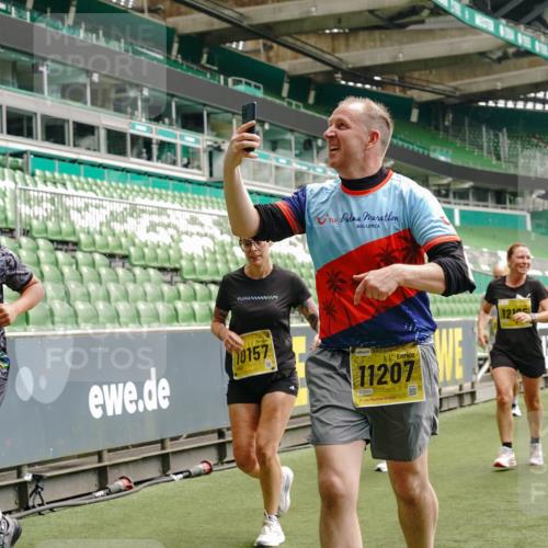 13.09.2026 - 21. swb-Marathon Bremen Michael Burmester http://msf.ph/oto/10467169 13.09.2026 10:35:50 Laufen im Stadion 10093, 10144, 10147, 10152, 10157, 10160, 10173, 10175, 10181, 10182, 10185, 10187, 10195, 10245, 10251, 10263, 10272, 10275, 10278, 10291, 10306, 10309, 10338, 10356, 10357, 10367, 10368, 10369, 10377, 10382, 10390, 10403, 10409, 10411, 10420, 10427, 10429, 10439, 10473, 10477, 10481, 10485, 10492, 10528, 10531, 10559, 10560, 10569, 10607, 10617, 10636, 10639, 10669, 10671, 10672, 10677, 10715, 10928, 11162, 11343, 11803, 11965, 10146, 10222 meine-sportfotos.de