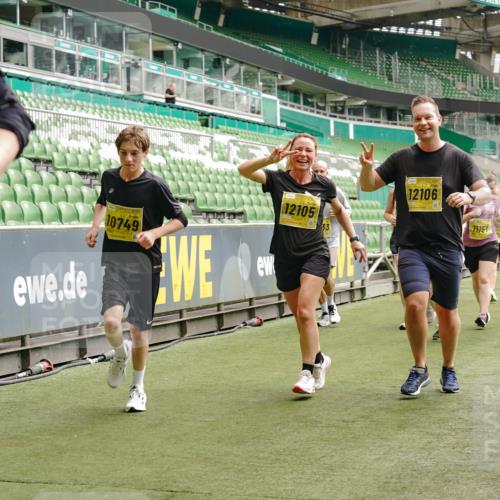 13.09.2026 - 21. swb-Marathon Bremen Michael Burmester http://msf.ph/oto/10467224 13.09.2026 10:35:52 Laufen im Stadion 10093, 10144, 10147, 10152, 10157, 10160, 10173, 10175, 10181, 10182, 10185, 10187, 10195, 10245, 10251, 10263, 10272, 10275, 10278, 10291, 10306, 10309, 10338, 10357, 10367, 10368, 10369, 10377, 10382, 10390, 10403, 10409, 10411, 10420, 10427, 10429, 10439, 10473, 10477, 10481, 10485, 10492, 10528, 10531, 10559, 10560, 10569, 10607, 10617, 10636, 10639, 10669, 10671, 10672, 10677, 10715, 10928, 11162, 11343, 11803, 11965, 10146, 10222 meine-sportfotos.de