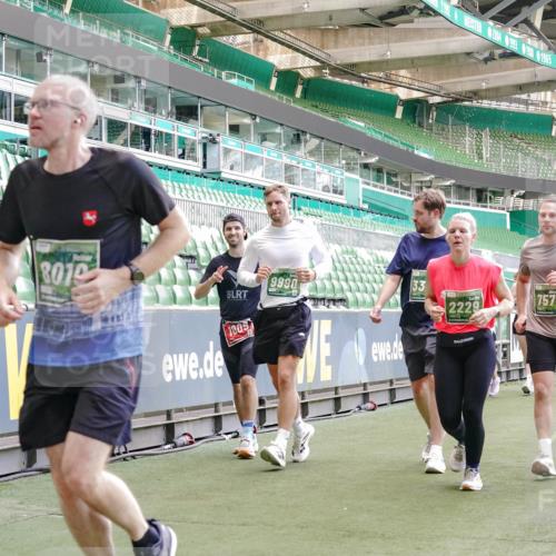 13.09.2026 - 21. swb-Marathon Bremen Michael Burmester http://msf.ph/oto/10467255 13.09.2026 13:13:35 Laufen im Stadion 118, 183, 270, 278, 349, 460, 514, 576, 600, 631, 695, 702, 768, 933, 950, 956, 1005, 1143, 1286, 1334, 1392, 1408, 1426, 1573, 1596, 1641, 1991, 2005, 2024, 2035, 2079, 2233, 2264, 2336, 2387, 2412, 2439, 2457, 2461, 2478, 2505, 2521, 2540, 2564, 2612, 2665, 2684, 2693, 2765, 2773, 2792, 2815, 2816, 2829, 2860, 2884, 2887, 2895, 2921, 2963, 2966, 2972, 2975, 3016, 3111, 3143, 3155, 3209, 3253, 3277, 3293, 3304, 3313, 3378, 3405, 3428, 3434, 3653, 3661 meine-sportfotos.de