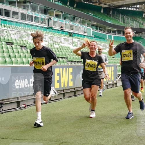 13.09.2026 - 21. swb-Marathon Bremen Michael Burmester http://msf.ph/oto/10467278 13.09.2026 10:35:52 Laufen im Stadion 10093, 10144, 10147, 10152, 10157, 10160, 10173, 10175, 10181, 10182, 10185, 10187, 10195, 10245, 10251, 10263, 10272, 10275, 10278, 10291, 10306, 10309, 10338, 10357, 10367, 10368, 10369, 10377, 10382, 10390, 10403, 10409, 10411, 10420, 10427, 10429, 10439, 10473, 10477, 10481, 10485, 10492, 10528, 10531, 10559, 10560, 10569, 10607, 10617, 10636, 10639, 10669, 10671, 10672, 10677, 10715, 10928, 11162, 11343, 11803, 11965, 10146, 10222 meine-sportfotos.de