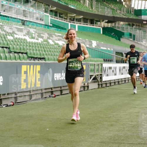 13.09.2026 - 21. swb-Marathon Bremen Michael Burmester http://msf.ph/oto/10467293 13.09.2026 12:57:12 Laufen im Stadion 307, 334, 411, 431, 465, 769, 776, 854, 857, 876, 909, 926, 948, 1010, 1130, 1191, 1199, 1254, 1535, 1601, 1750, 1752, 1809, 1881, 1900, 1972, 2001, 2040, 2046, 2051, 2075, 2122, 2260, 2324, 2371, 2402, 2423, 2473, 2493, 2535, 2634, 2640, 2671, 2761, 2812, 2903, 2904, 2948, 3051, 3078, 3119, 3182, 3202, 3290, 3319, 3348, 3411, 3450, 3458, 3508, 3514, 3634, 3685, 3690, 3760, 3813, 3866, 3939, 4101, 4135, 4171, 4316, 4319, 4455, 4479 meine-sportfotos.de