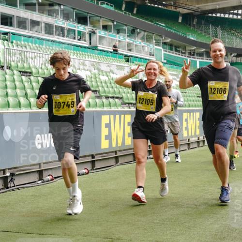 13.09.2026 - 21. swb-Marathon Bremen Michael Burmester http://msf.ph/oto/10467337 13.09.2026 10:35:52 Laufen im Stadion 10093, 10144, 10147, 10152, 10157, 10160, 10173, 10175, 10181, 10182, 10185, 10187, 10195, 10245, 10251, 10263, 10272, 10275, 10278, 10291, 10306, 10309, 10338, 10357, 10367, 10368, 10369, 10377, 10382, 10390, 10403, 10409, 10411, 10420, 10427, 10429, 10439, 10473, 10477, 10481, 10485, 10492, 10528, 10531, 10559, 10560, 10569, 10607, 10617, 10636, 10639, 10669, 10671, 10672, 10677, 10715, 10928, 11162, 11343, 11803, 11965, 10146, 10222 meine-sportfotos.de
