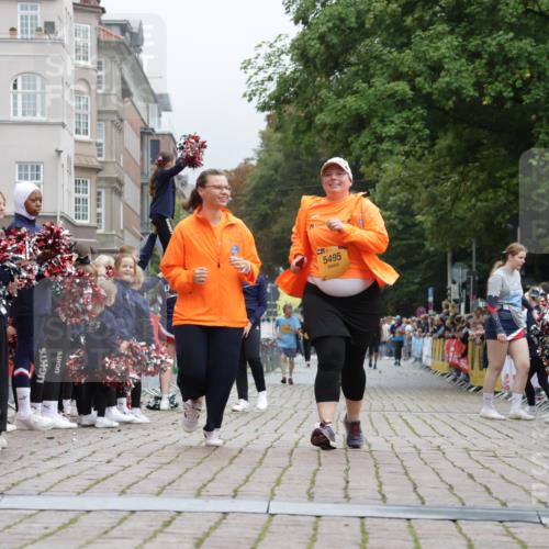 13.09.2026 - Kiel Lauf Yannick Fuchs http://msf.ph/oto/10467356 13.09.2026 10:04:51 Ziel 5493, 5495, 8443 meine-sportfotos.de