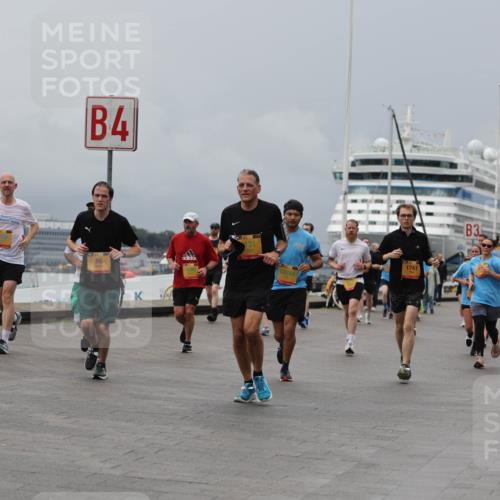 13.09.2026 - Kiel Lauf Andreas Tolksdorf http://msf.ph/oto/10467371 13.09.2026 12:07:57 Kiellinie 4, 86, 131, 10249, 1747, 3 meine-sportfotos.de